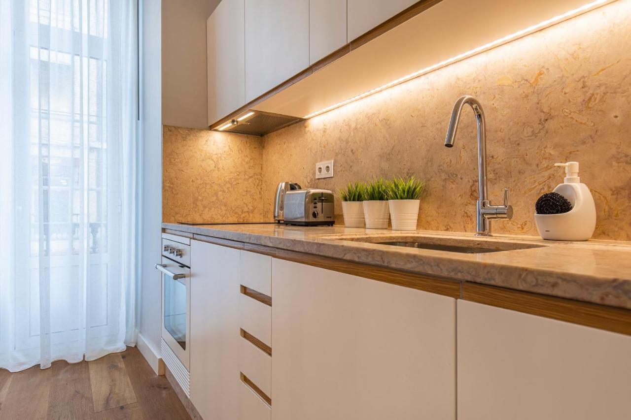 Upscale & Trendy Flat In The Center Appartement Lissabon Buitenkant foto